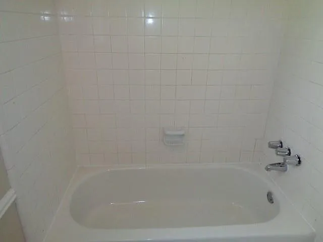 802 Baltic Ln — Photo 16