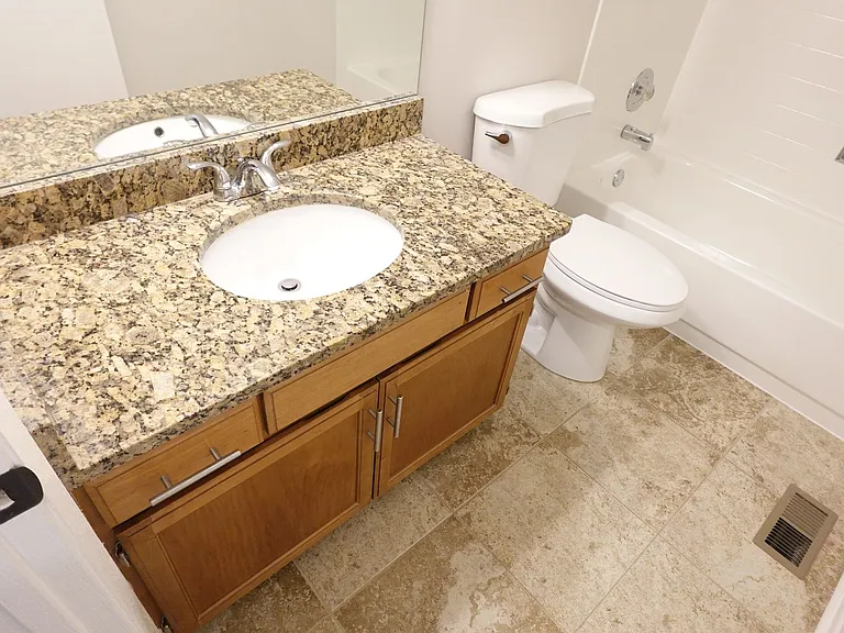 231 University Ln #D — Photo 15