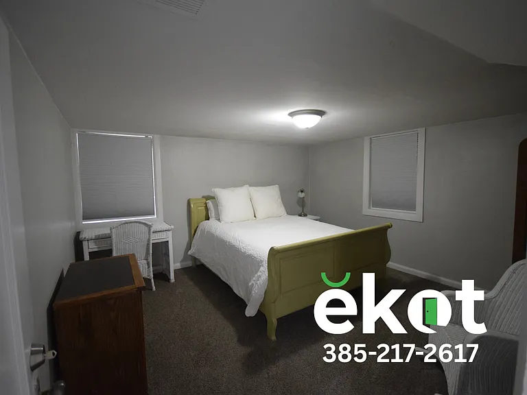 382 N Wall St — Photo 6