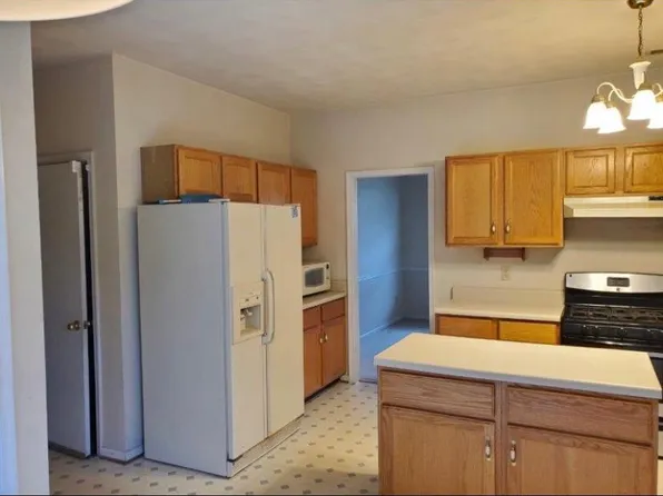 7 Quarry Cir, Hampton, VA 23669