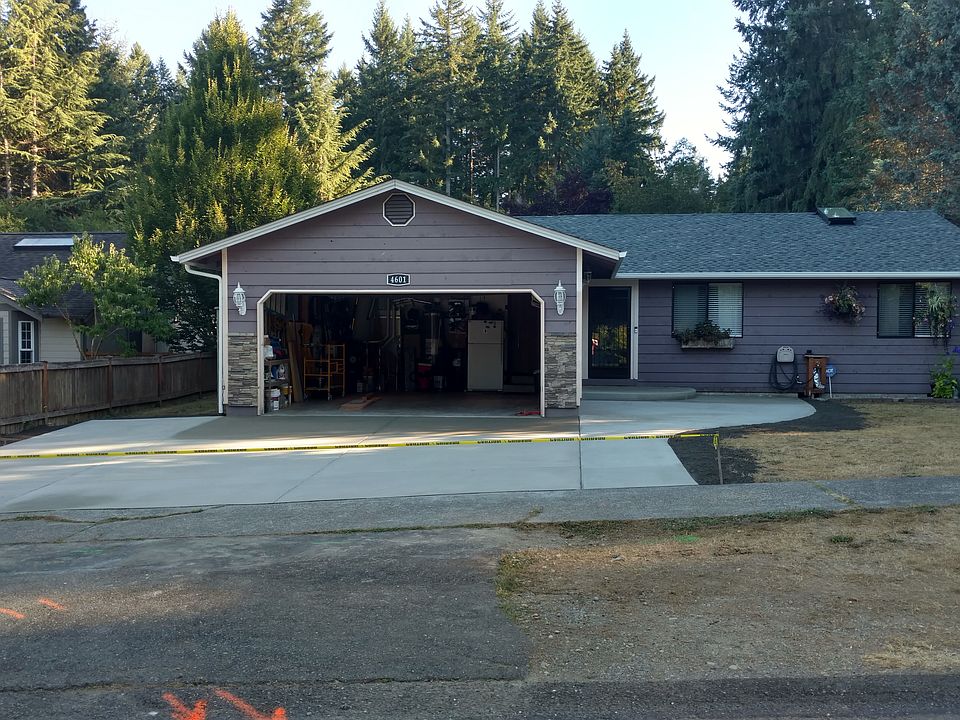 1st image of 4601 8th Ave NE