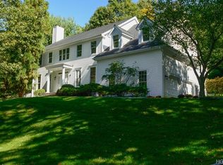 42 Cowdin Cir, Chappaqua, NY 10514