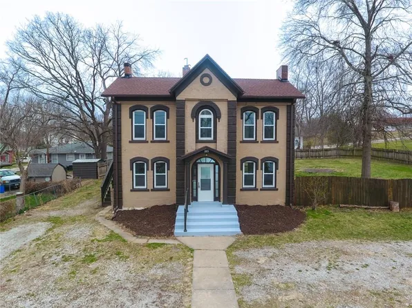 305 S 17th St, Bethany, MO 64424