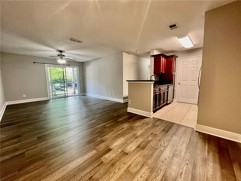 7101 Santa Fe Pkwy — Photo 9