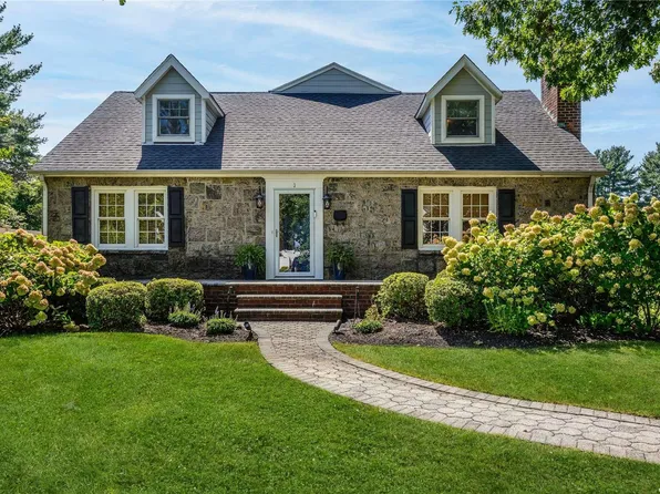 3 Provence Lane, Glen Head, NY 11545