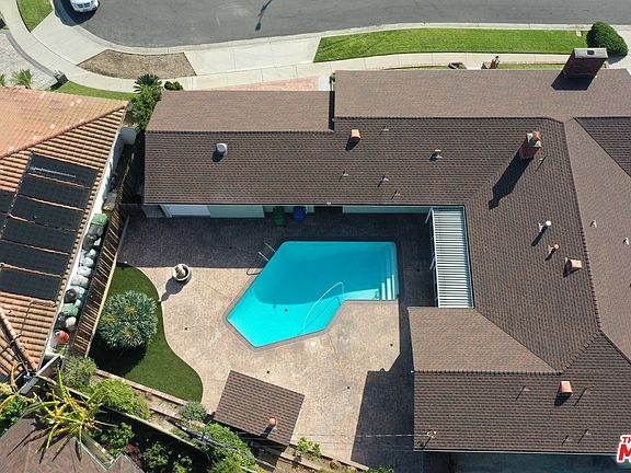 5th image of 5411 W 62nd St