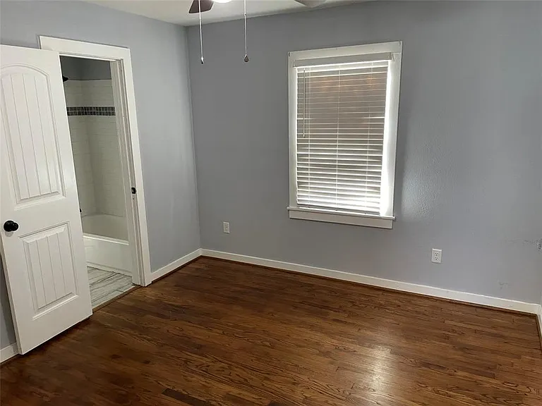214 E 6th St — Photo 12