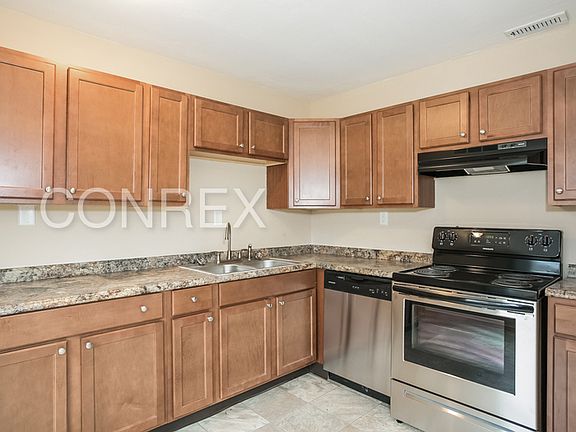 3rd image of 9230 Meadowglen Dr