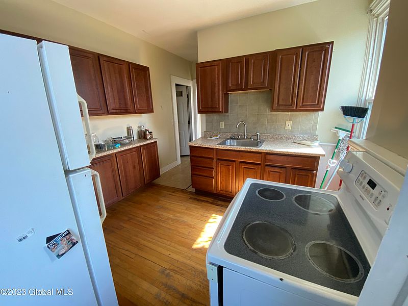 5th image of 519-521 23rd Street