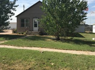 137 N 7th Ave, Burwell, NE 68823