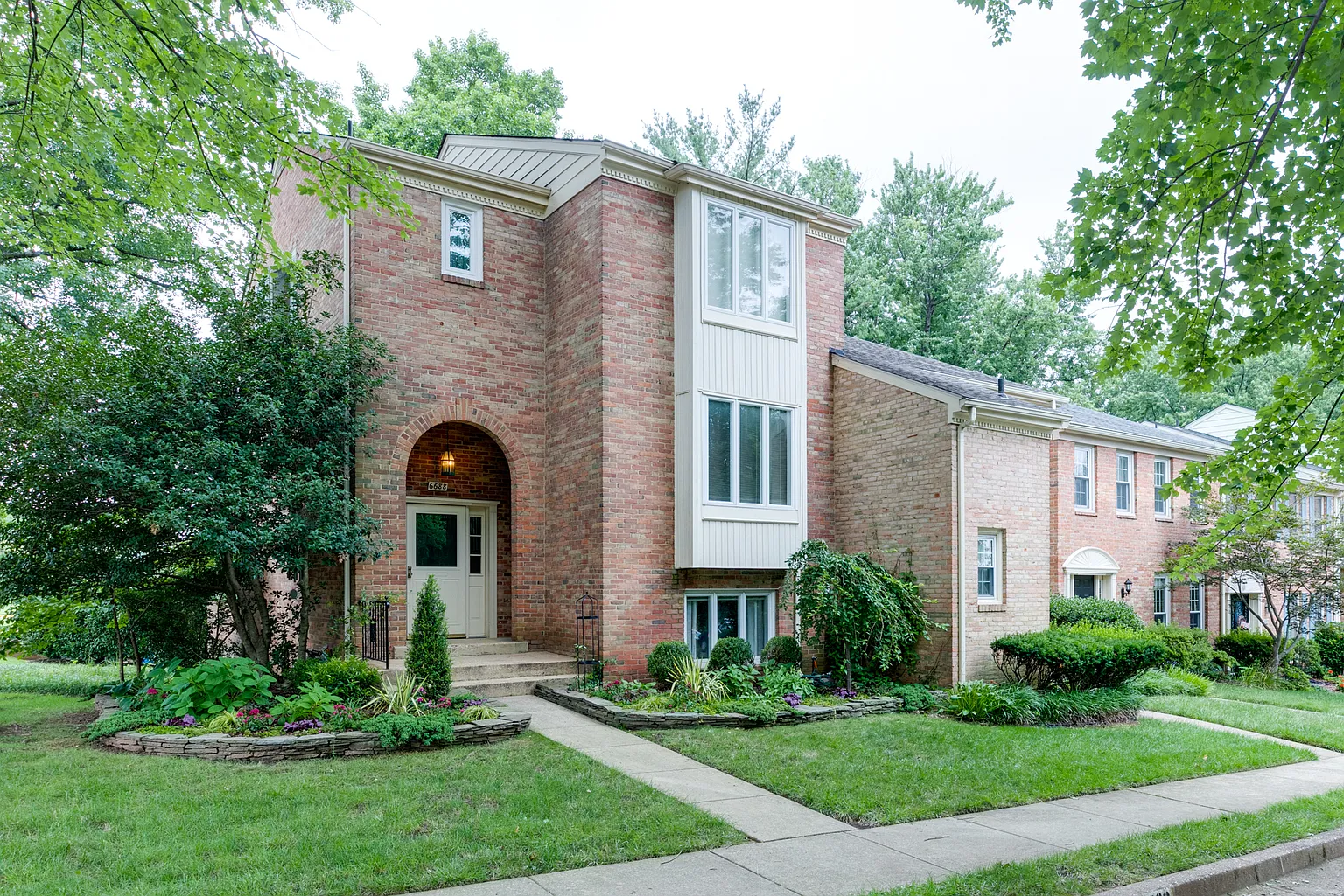 6688 Midhill Pl photo 1