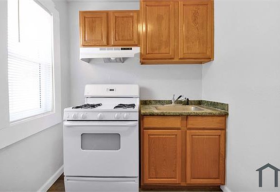 2nd image of 83 Solano Ave #10