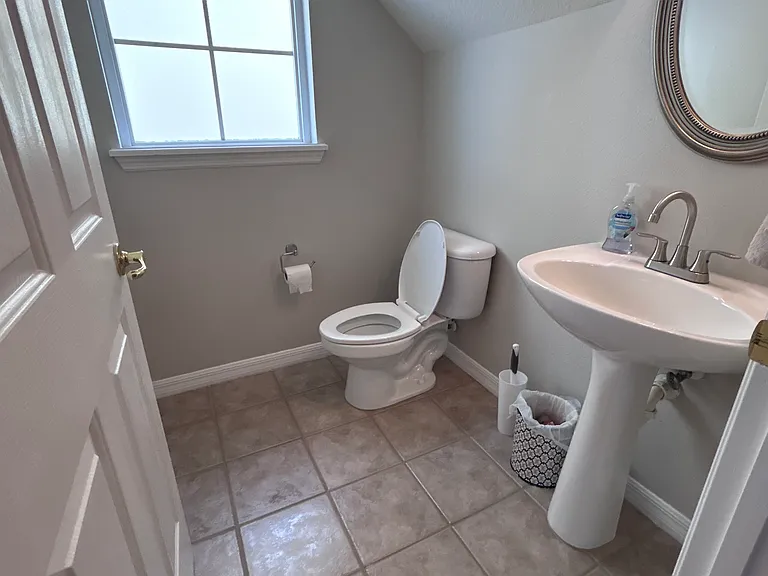2135 Ridgewood St — Photo 4