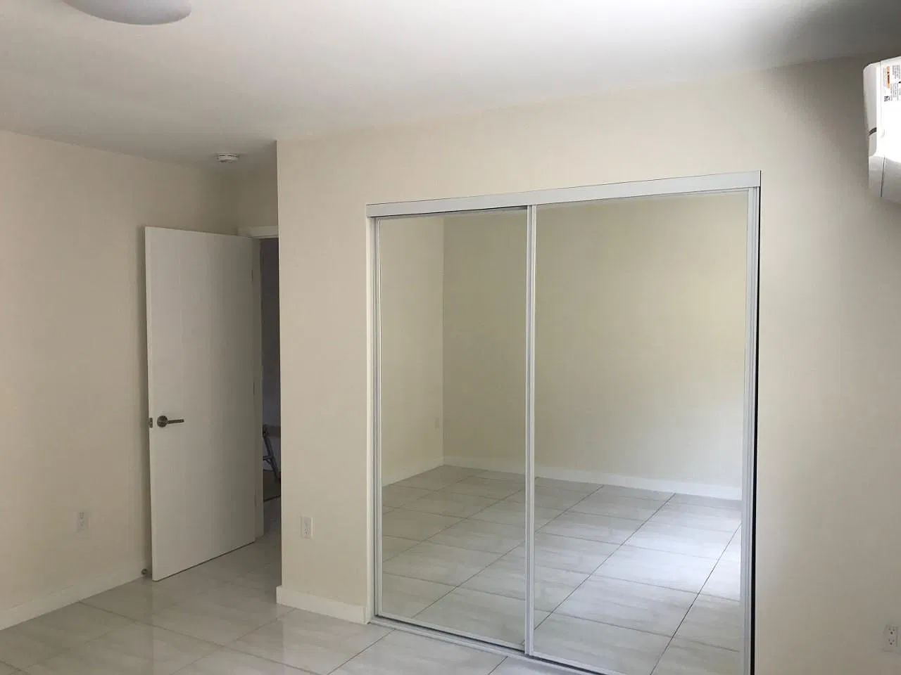 2 bed, 750 sqft, $3,000 — Photo 1