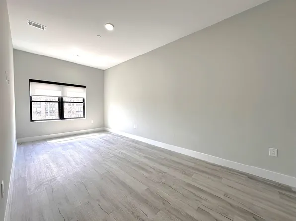 187 Culver Avenue image 8 of 22