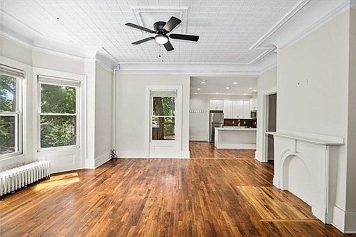1st image of 35 Oak Ave APT 1