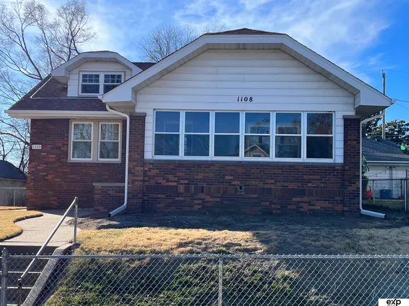 1108 S 52nd St, Omaha, NE 68106
