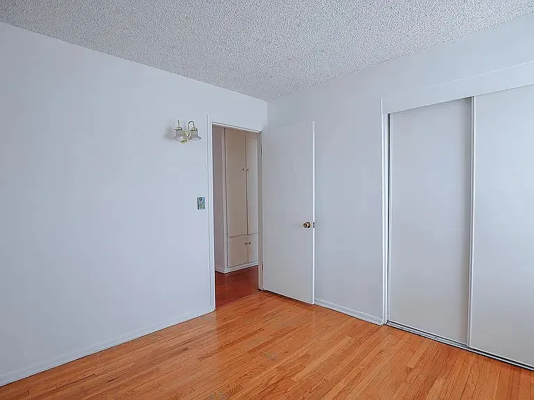 21439 Wardham Ave — Photo 18
