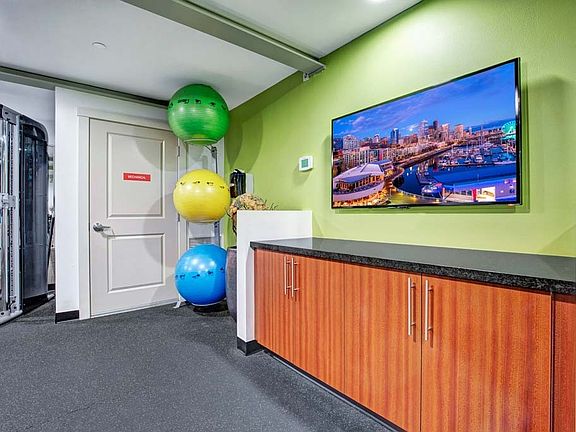 4th image of 4301 Stone Way N #225