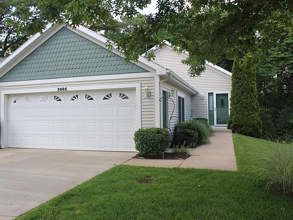 3rd image of 3005 Village Ct
