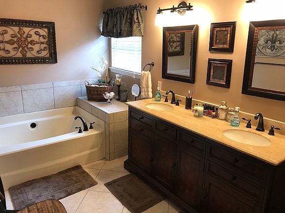 5th image of 1529 Coral Ln