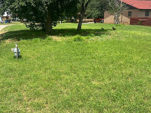 2nd image of 110 S Woodlawn