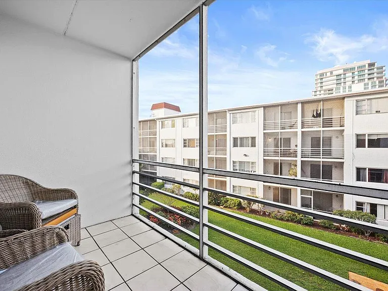 4500 N Flagler Dr #D16 — Photo 15