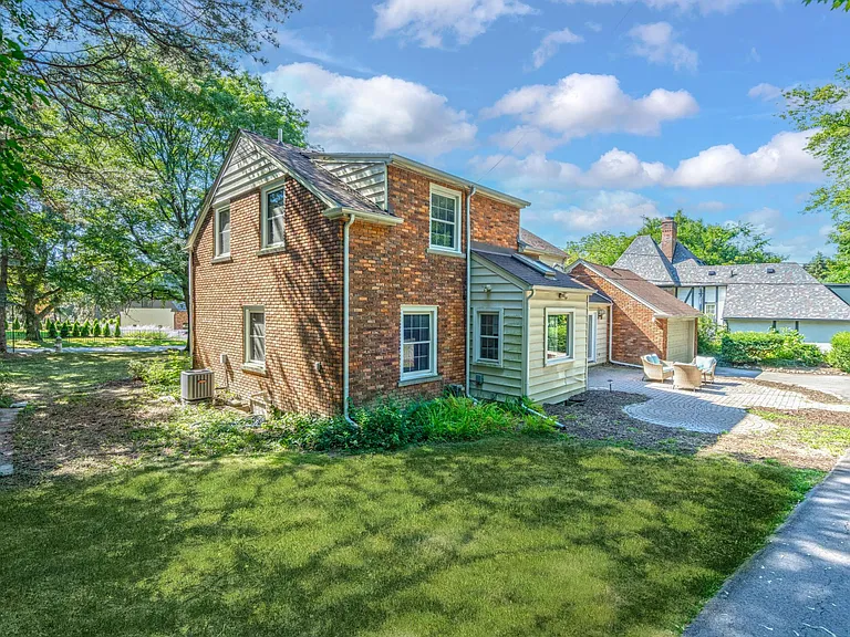 60 Devon Rd — Photo 49