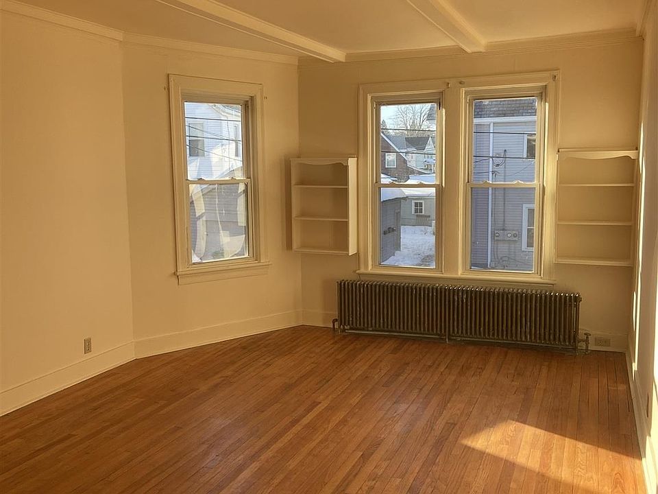 1st image of 24 Hudson St #2