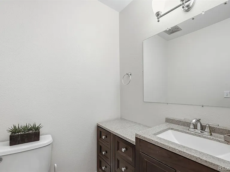 1169 S Monaco Street Pkwy — Photo 18