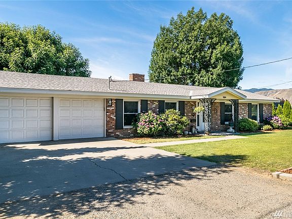 2nd image of 1104 Parkroy Pl