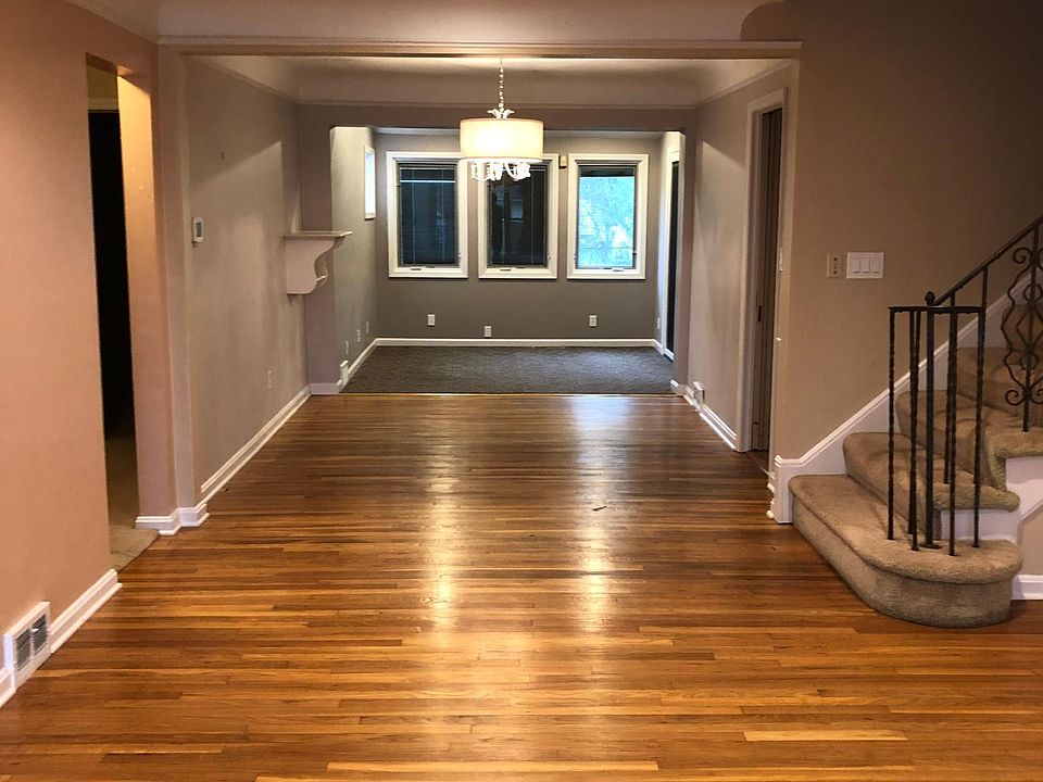 1st image of 24004 Edgehill Dr
