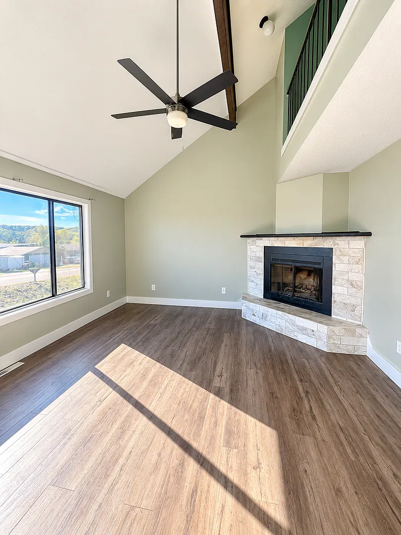 Spacious 3-Bedroom Home with Updated Kitchen, 2-Car Garage & Large Fenced Yard! — Photo 2