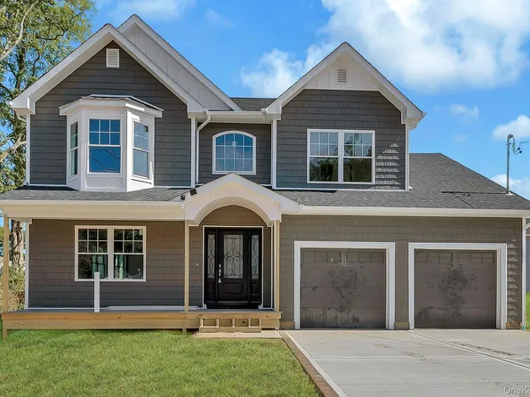 21 Fulton Street, West Babylon, NY 11704