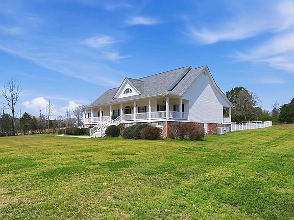 2nd image of 64 Mistletoe Ln