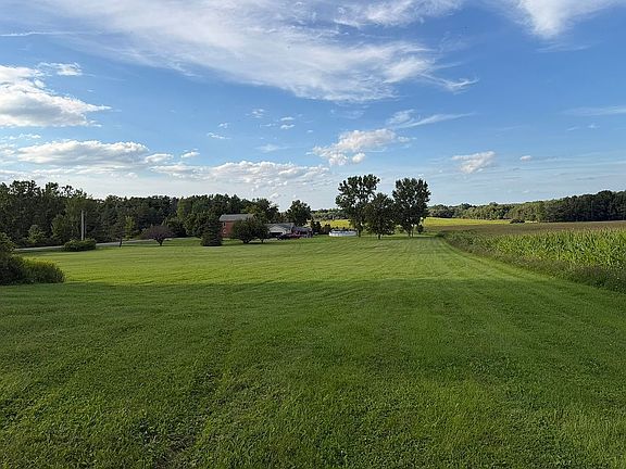 4th image of 10049 Transit Rd