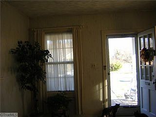 3rd image of 2501 Cypress St