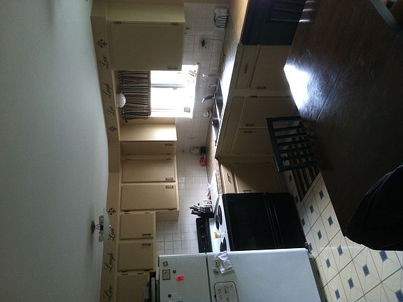 3rd image of 339 Robert Dr