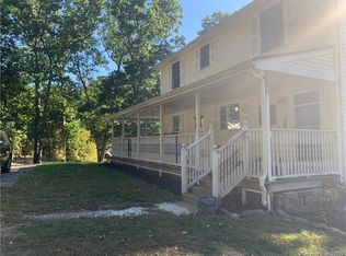 22 Douglas Dr, Plainfield, CT 06374