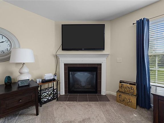5th image of 336 Slate Dr