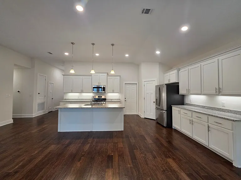 4570 Omaha Dr — Photo 11