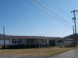 118 Forge Rd, Altoona, PA 16601