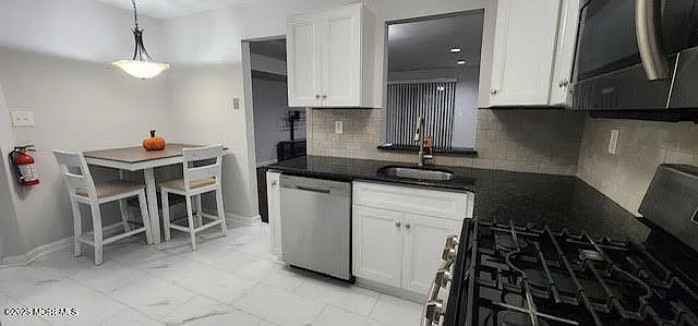 2 bed, 1102 sqft, $3,000 — Photo 3