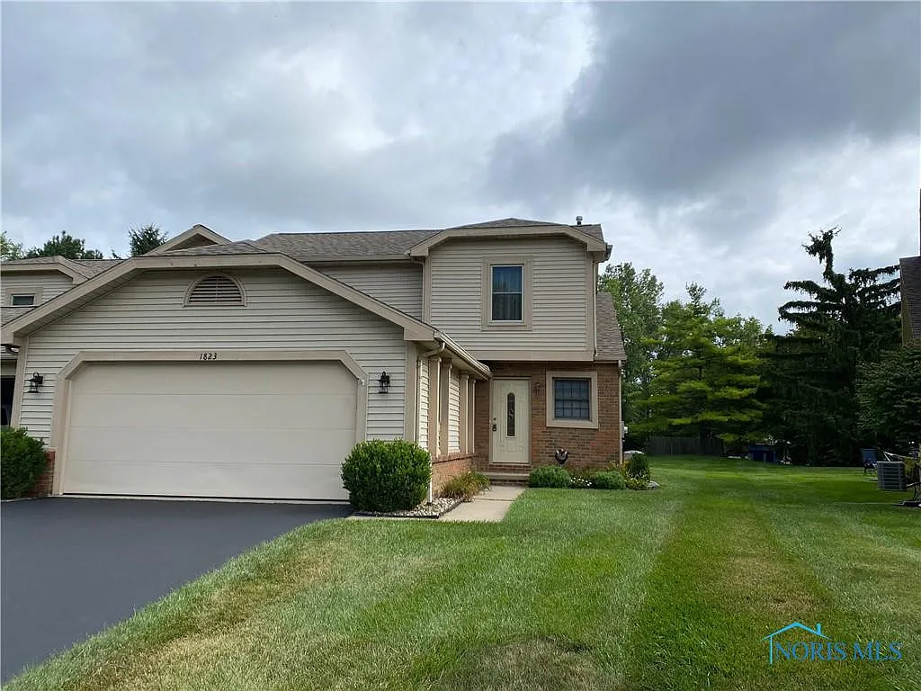 1823 Peacock Ln #1823 photo 1
