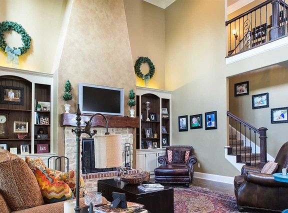 2nd image of 204 Post Oak Ct