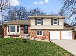 9718 Antioch Rd, Overland Park, KS 66212