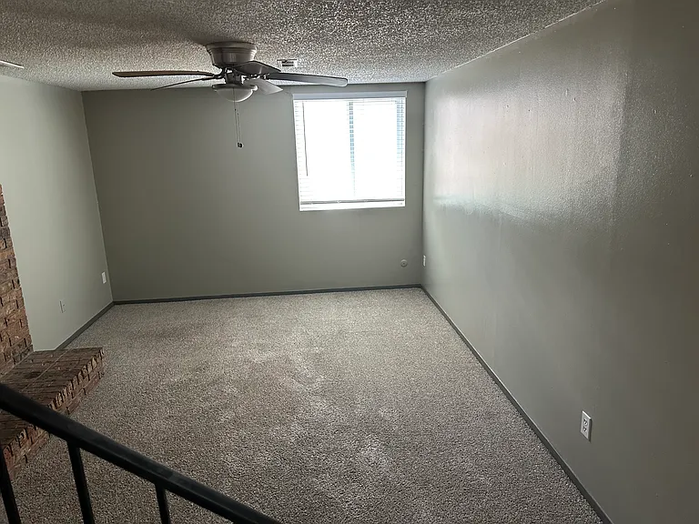 2367 S White Oak Dr — Photo 13