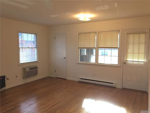 4th image of 54 Sintsink Dr E APT A