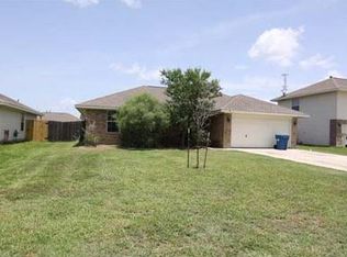 710 Mockingbird St, Navasota, TX 77868