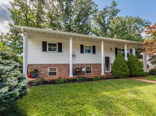 605 Hilltop Dr, Staunton, VA 24401